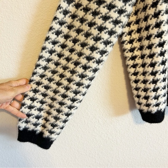 Cyrus Houndstooth Sweater Soft Fuzzy Black and White Relaxed Size XL. - Picture 5 of 9